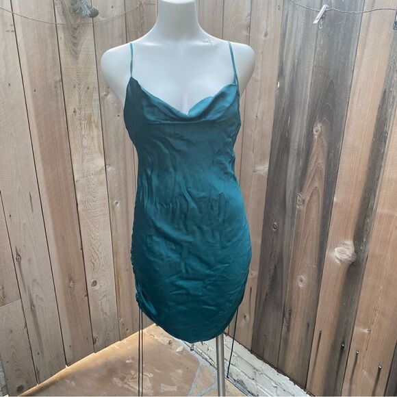 Aritzia Wilfred Satin Ruched Dress in deep green size medium NWT - Picture 6 of 14